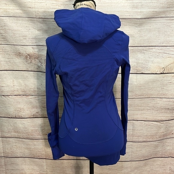 Lululemon Daily Practice Jacket Hood Sapphire Blue Size 4 Thumbholes Zip Pockets - Picture 9 of 14